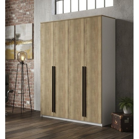 Четырёхдверный платяной шкаф светлое дерево с тёмными ручками — вместительный и стильный